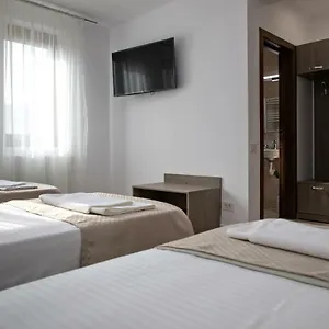 Konukevi Airport House, Otopeni